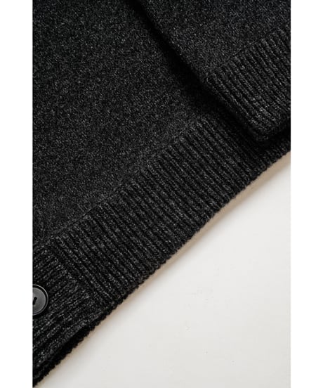 The CLASIK CREW NECK CARDIGAN