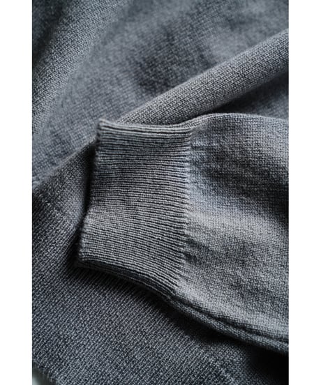 ENCOMING KNITTED V NECK JUMPER