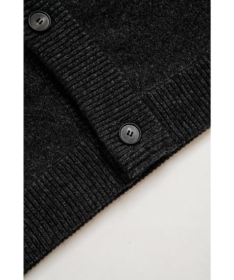 The CLASIK CREW NECK CARDIGAN