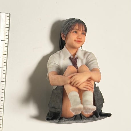 1/18 フィギュア　3996 体育座り　完成品　ミニカー　リアルフィギュア　完成品　ミニチュアイメージ　ドールハウスに