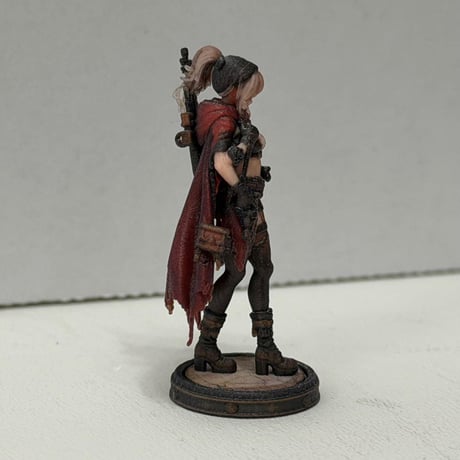 1/43 異世界の女の子　赤マント　フィギュア　ミニチュア　ミニチュアイメージ　リアルフィギュア
