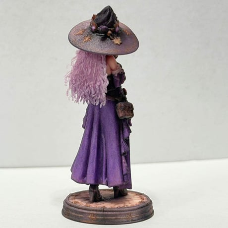 1/32 異世界の女の子　フィギュア　水晶　完成品　ミニチュア　1/64より大　ミニチュアイメージ　リアルフィギュア
