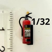 1/32 消火器　ミニチュア　フィギュア　ジオラマ　ミニカーに　1/64より大