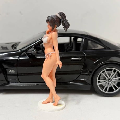 1/18　台付き　 8001-01 フィギュア　水着　完成品　ミニカーに　リアルフィギュア　ミニチュアイメージ