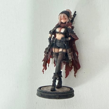 1/43 異世界の女の子　赤マント　フィギュア　ミニチュア　ミニチュアイメージ　リアルフィギュア