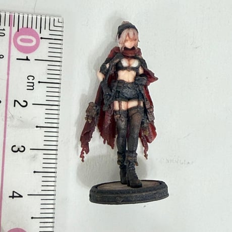 1/42 異世界の女の子　赤マント　フィギュア　ミニチュア　リアルフィギュア　ミニチュアイメージ