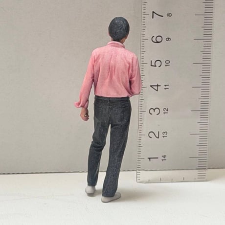 1/24 おじいさん　フィギュア ジオラマ ミニカーに　ドールハウスに　リアルフィギュア　ミニチュアイメージ　完成品