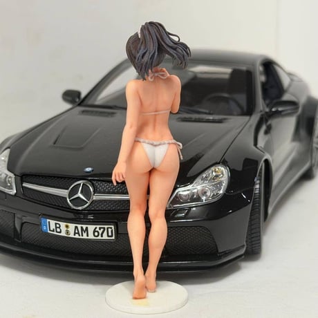 1/18　台付き　 8001-01 フィギュア　水着　完成品　ミニカーに　リアルフィギュア　ミニチュアイメージ