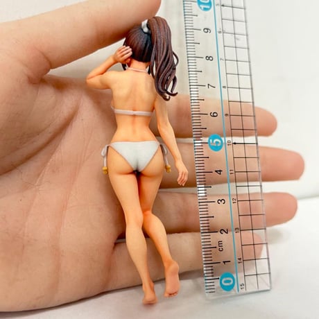 1/18 8001-04 フィギュア　水着　完成品　ミニカーに　1/64より大 リアルフィギュア