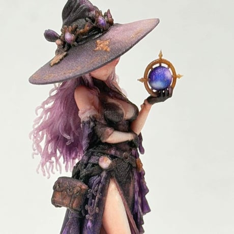 1/32 異世界の女の子　フィギュア　水晶　完成品　ミニチュア　1/64より大　ミニチュアイメージ　リアルフィギュア