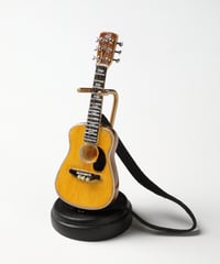 マーティンギターD-41（ピンブローチ・台付）／吉田和則