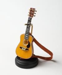 マーティンギターD-45（ピンブローチ・台付）／吉田和則
