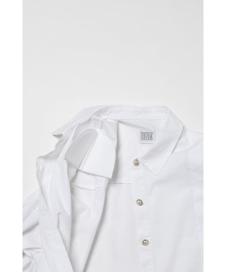 Pleated shirts / white