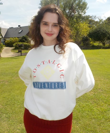 Tostalgic adventures sweatshirts / white