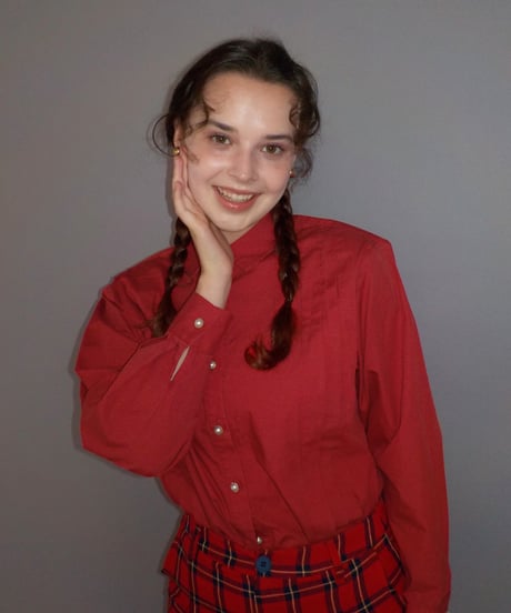 Pleated shirts / red
