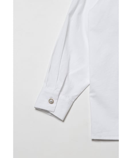Pleated shirts / white