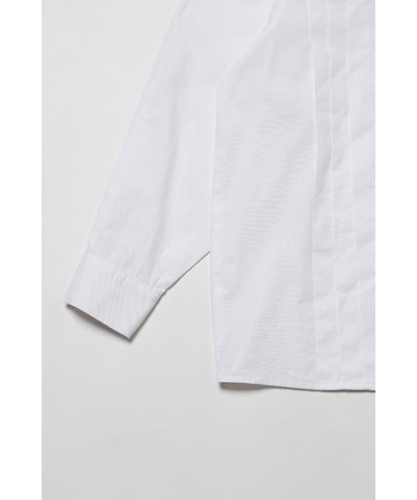 Pleated shirts / white