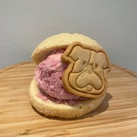 メロンぱんアイスサンド【いちご】