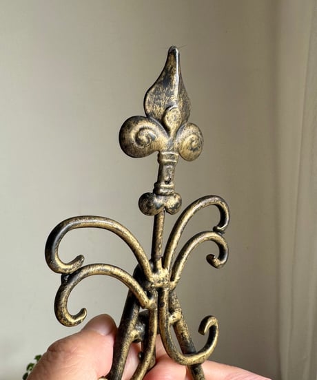 Fleur-de-lis Display Stand