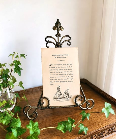 Fleur-de-lis Display Stand