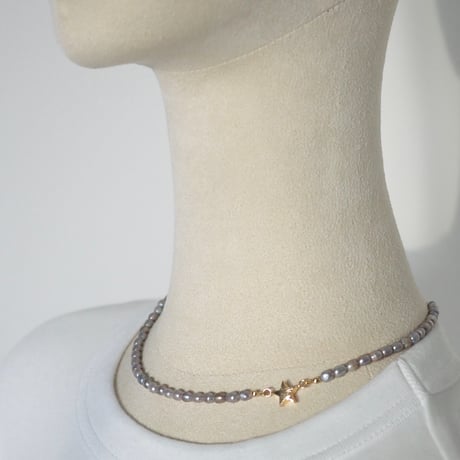 gray pearl necklace (silver/gold)