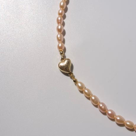 salmon pink pearl necklace (silver/gold)