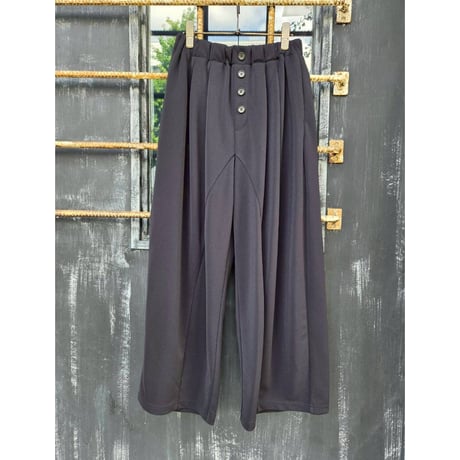 CYNICAL ボタンデザインカーブパンツ