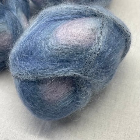 272　EXELENT MOHAIR COUNT10　GRADATION　COL:104　3玉セット