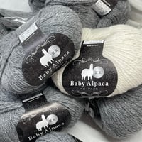 257　〈A〉Baby Alpaca　並太　多色混合12玉セット