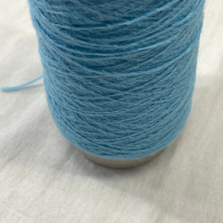 273　水色ウール様毛糸　全量185ｇ