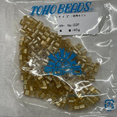 281　四角4ミリビーズ40ｇ+スパンコール付き糸セット
