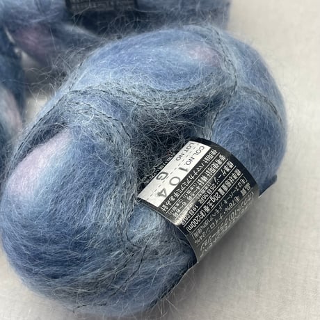 272　EXELENT MOHAIR COUNT10　GRADATION　COL:104　3玉セット
