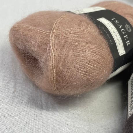 272　〈A〉HIGHLAND WOOL2色2玉＆〈B〉SILK MOHAIR　2色　1.84玉セット