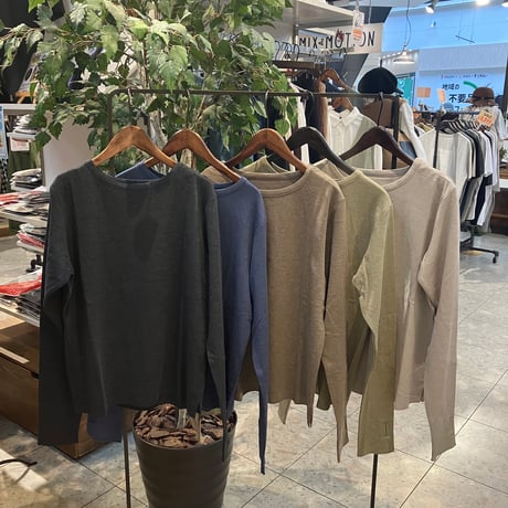 【130-102N】しのばせ接結配色トップス