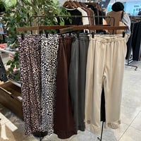 【153-102N】ヒョウ柄ベロア&フリースラッフルパンツ
