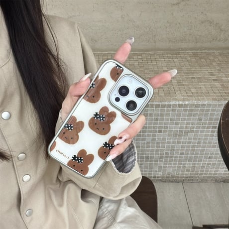 日焼けうさちゃんiPhoneケース