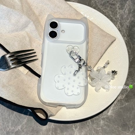 クリアドットクローバーチャーム付きネコ耳iPhoneケース
