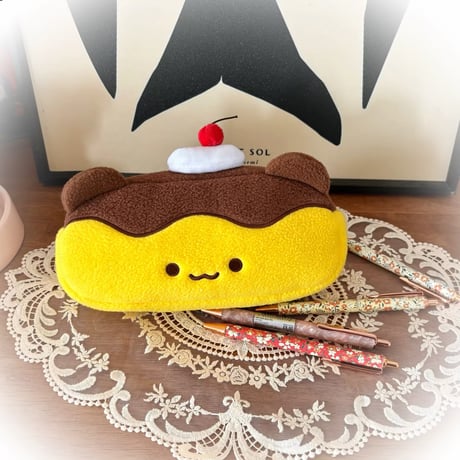 プリン🍮くまさんペンケース