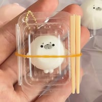 もちもちアザラシパック入りスクイーズ/チャーム