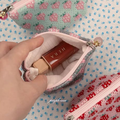ストロベリー🍓ニットポーチ
