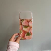Gyu~Gyu~🍓STRAWBERRY iPhoneケース
