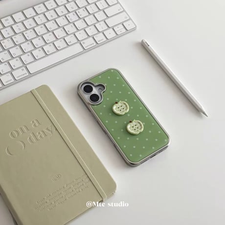 グリーンアップルボタンコアiPhoneケース