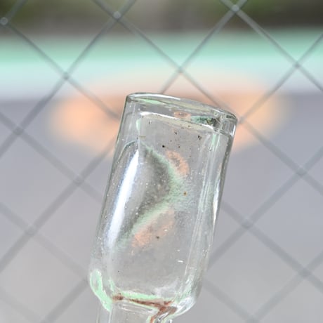 フランス　古いミニチュアガラスボトル H:5.7cm
