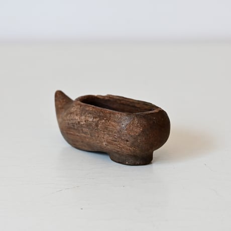 フランス　古い小さな木靴のオブジェ（片方のみ）　W:9cm