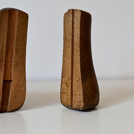 フランス　古いブーツの木型（片足）