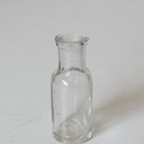フランス　古いミニチュアガラスボトル H:5.7cm