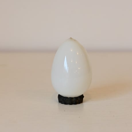 アメリカ 乳白ガラスの卵
