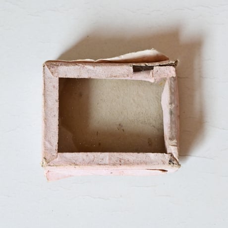 フランス　ガラス蓋がついた衣装用備品の小箱