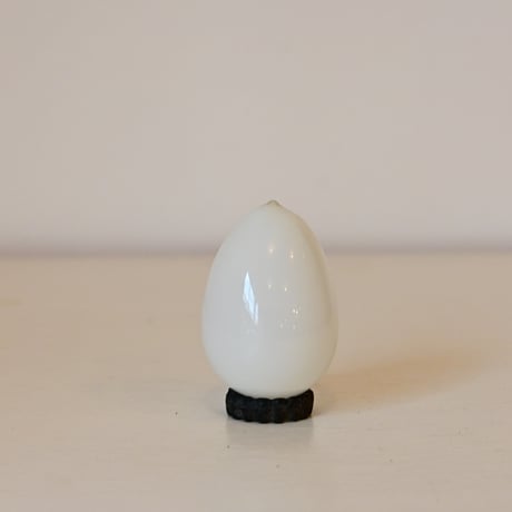 アメリカ 乳白ガラスの卵