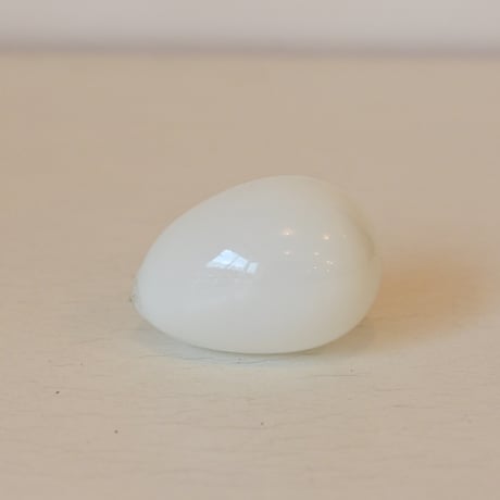 アメリカ 乳白ガラスの卵
